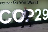 COP29: les pays pauvres se résignent à un accord financier \