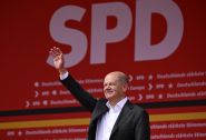 Scholz désigné candidat du SPD malgré une popularité en berne