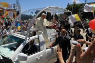 Francis's Popemobile Converted Into Clinic for Gazan Children