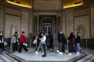 Réunion au Louvre pour décider d'une hausse des tarifs pour les visiteurs hors-UE dès janvier