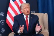 Trump rend hommage au sénateur Lindsey Graham, «l'un des plus grands»