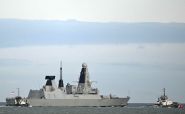 Le navire de guerre britannique HMS Dragon à Gibraltar sur sa route pour protéger Chypre
