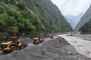 Népal: alerte aux inondations après la rupture d'un lac au Tibet