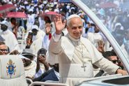 Angola: le pape accueilli avec ferveur dans l’est au troisième jour de sa visite