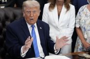 Trump menace de frapper «très fort» l'Iran, qui le met en garde contre un «bourbier sans fin»