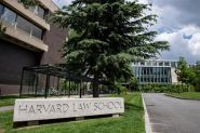Donald Trump se déchaîne contre Harvard et maintient la pression sur l'éducation