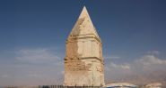 La pyramide d’Hermel, l’énigme du Liban