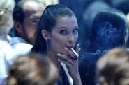 Mode, cinéma, musique... Quand la cigarette redevient «cool»