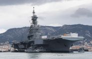 Ravitailler le porte-avions et son escorte, un défi logistique