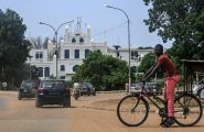 Niger: des mutins repoussés au palais présidentiel, affrontements toujours en cours