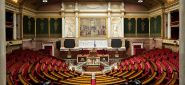 En France, début d'une semaine de batailles politiques décisives