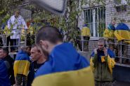 Zelensky accuse la Russie de violer le cessez-le-feu qu'elle vient d'annoncer