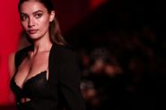 Jonathan Anderson redéfinit le féminin chez Dior à Paris