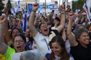 Gaza: les otages israéliens remis à la Croix-Rouge