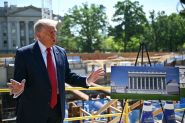 Trump fait visiter le chantier de la future salle de bal de la Maison Blanche
