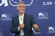 La Mostra de Venise déroule le tapis rouge à George Clooney pour sa soirée d'ouverture