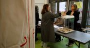 Municipales en France: des urnes locales aux enjeux nationaux