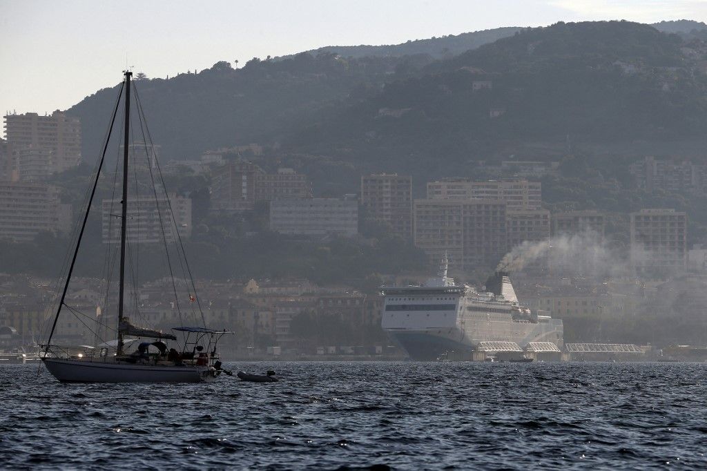 Vingt-et-un pays du bassin méditerranéen s'engagent à réduire la pollution marine