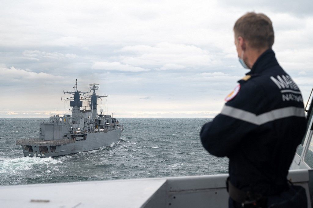 En mer Noire, la Marine française use de son droit de navigation face aux Russes