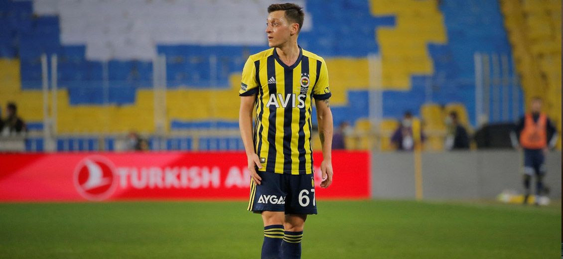 Mesut Özil rebondit à Basaksehir