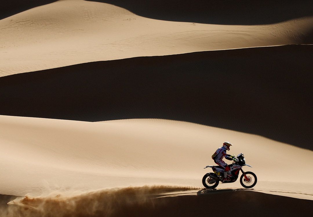 Dakar-2022: Audi domine la huitième étape en auto, retour vers le futur pour les motos