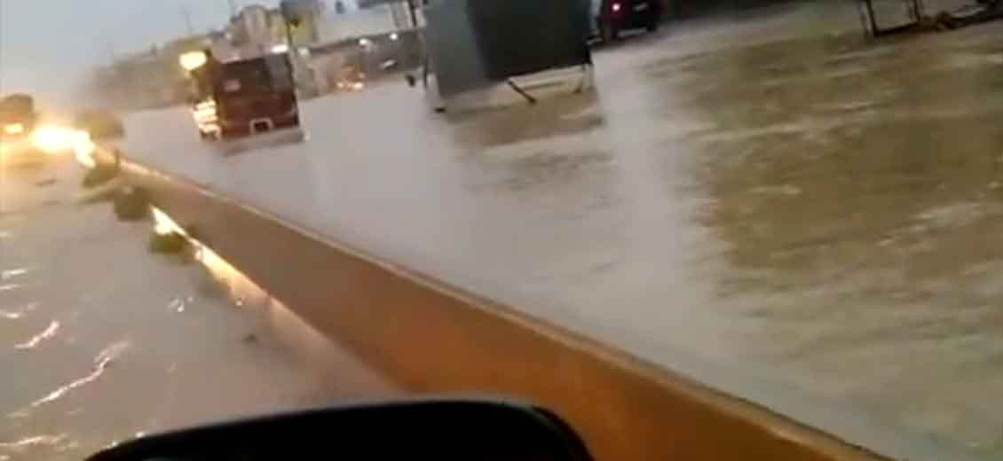 Inondations sur la route côtière à Tripoli et au Akkar