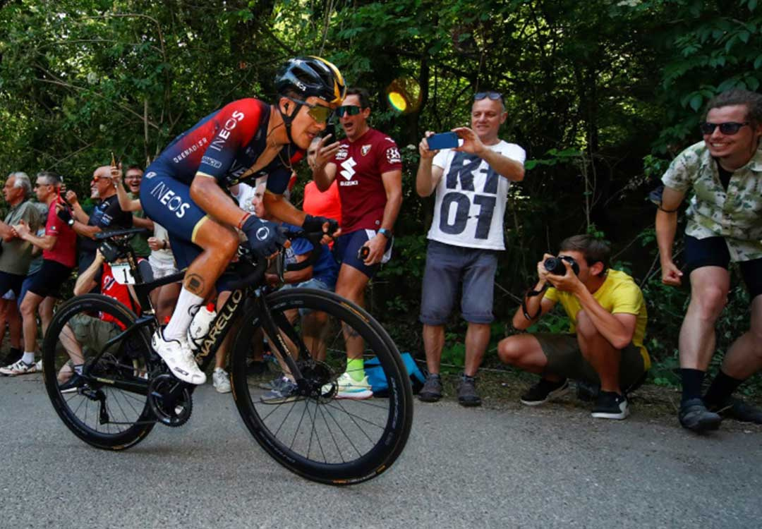 Giro: Carapaz aux commandes après une étape de folie