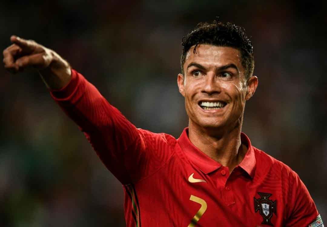 Le Portugal écrase la Suisse, Ronaldo double buteur