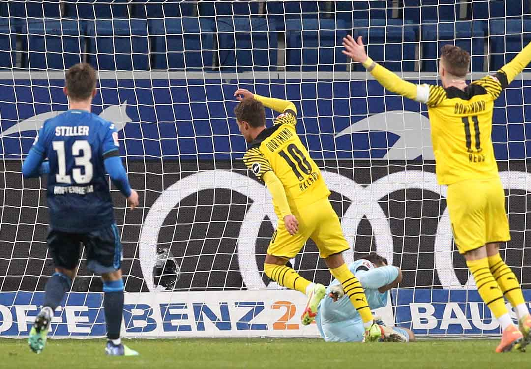 Bundesliga: Dortmund gagne et s'accroche aux basques du Bayern