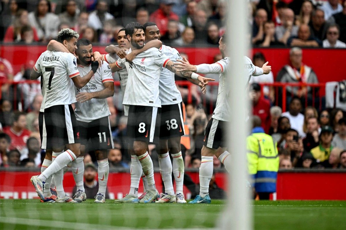 Foot: Liverpool mate Manchester United à Old Trafford