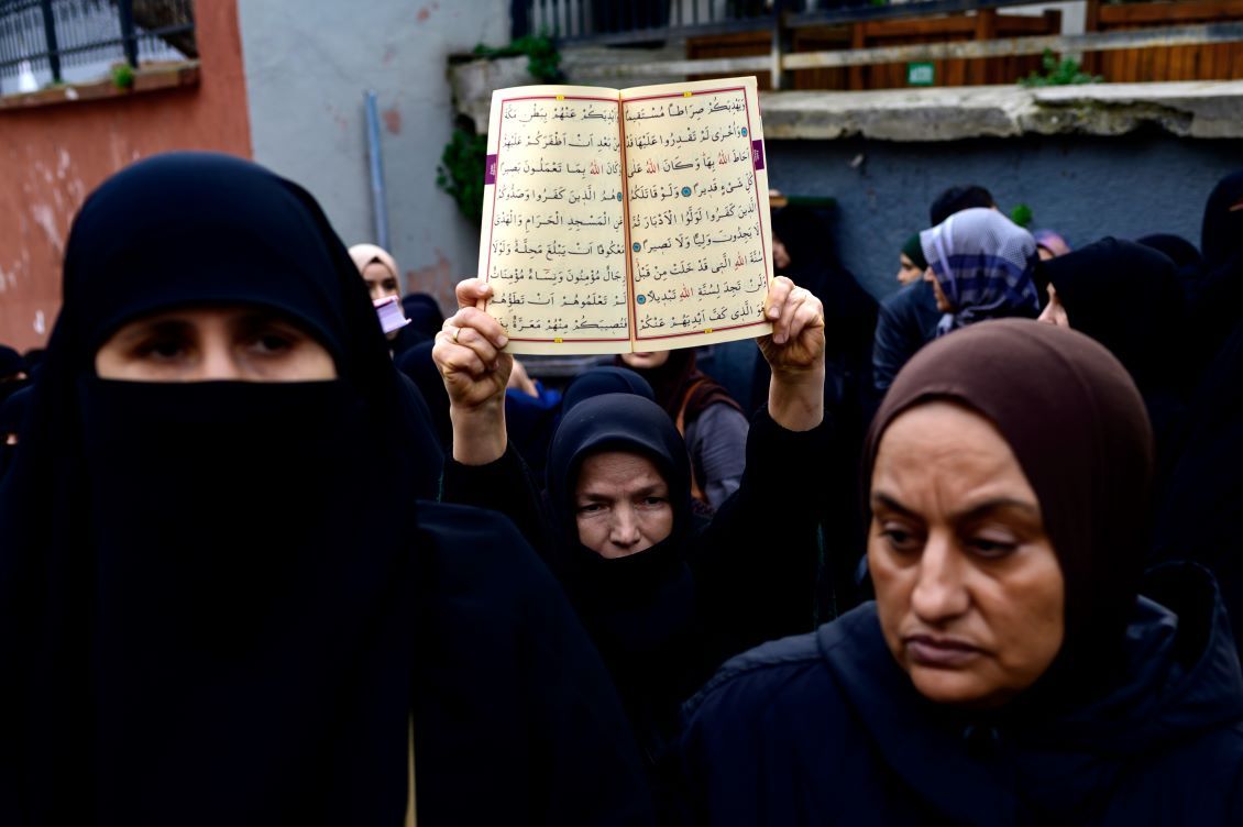 Manifestation à Bagdad contre l'autodafé d'un Coran en Suède