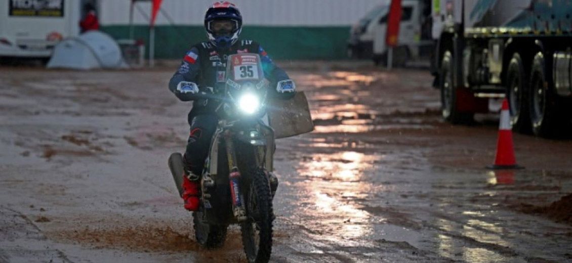 Dakar-2023 : Carlos Sainz prend l'eau lors de la 3e étape