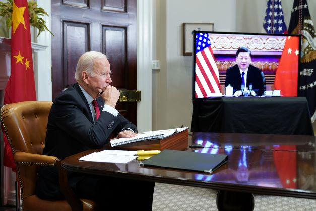 Biden et Xi ferraillent sur Taïwan, mais veulent communiquer