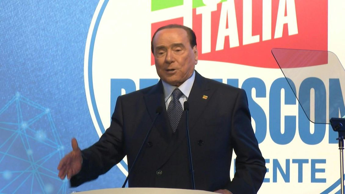 Berlusconi en soins intensifs à Milan