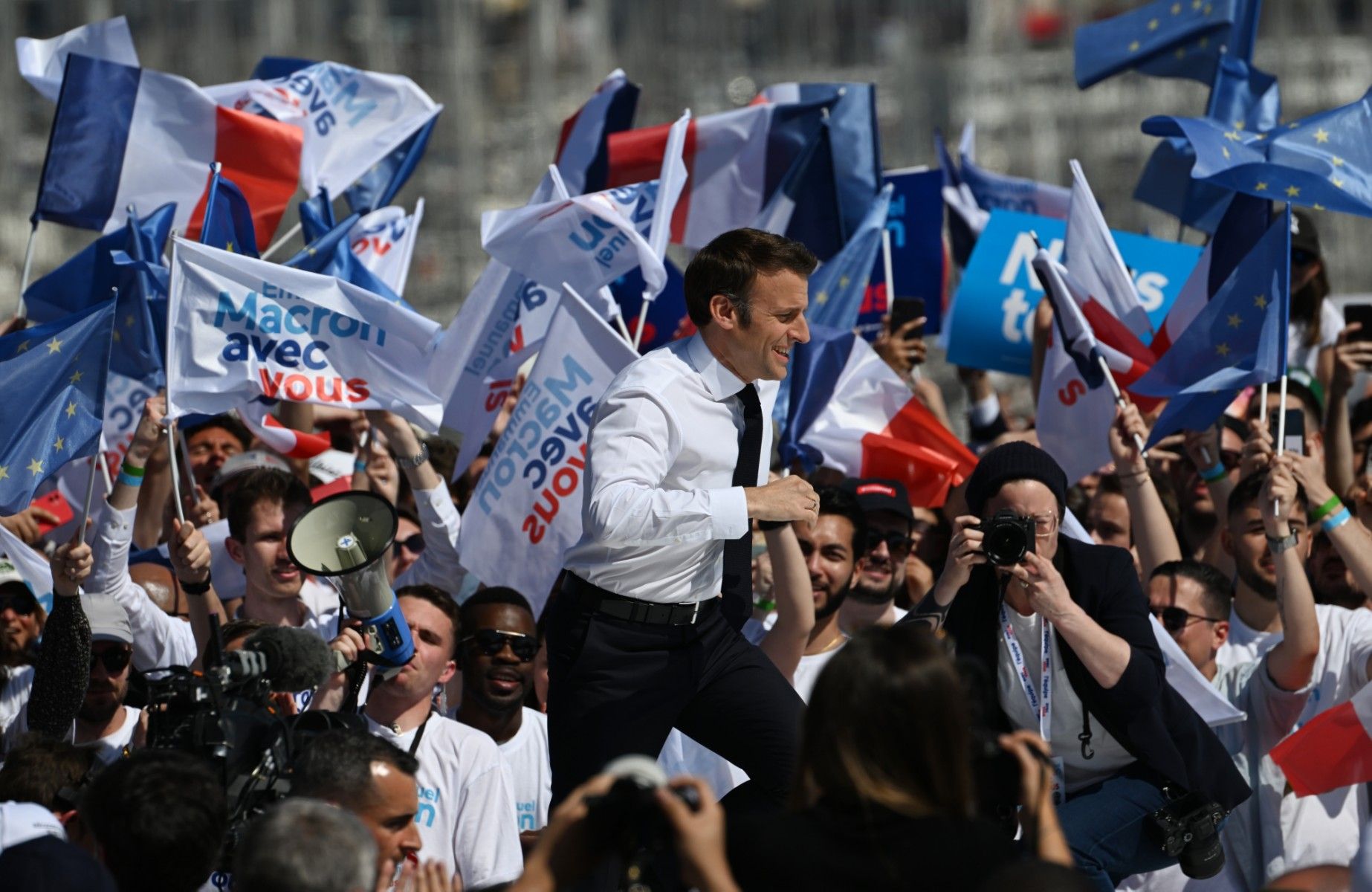 Campagne: Macron au contact, Le Pen en zone de confort