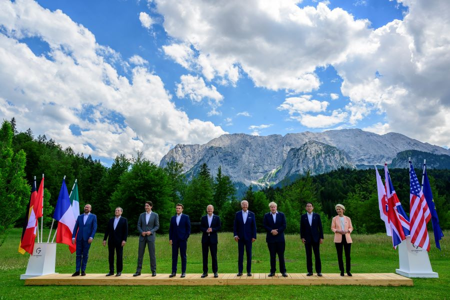 Le G7 réfléchit sérieusement à plafonner le prix du pétrole russe