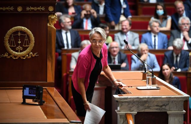 France: Baptême du feu pour Élisabeth Borne à l'Assemblée