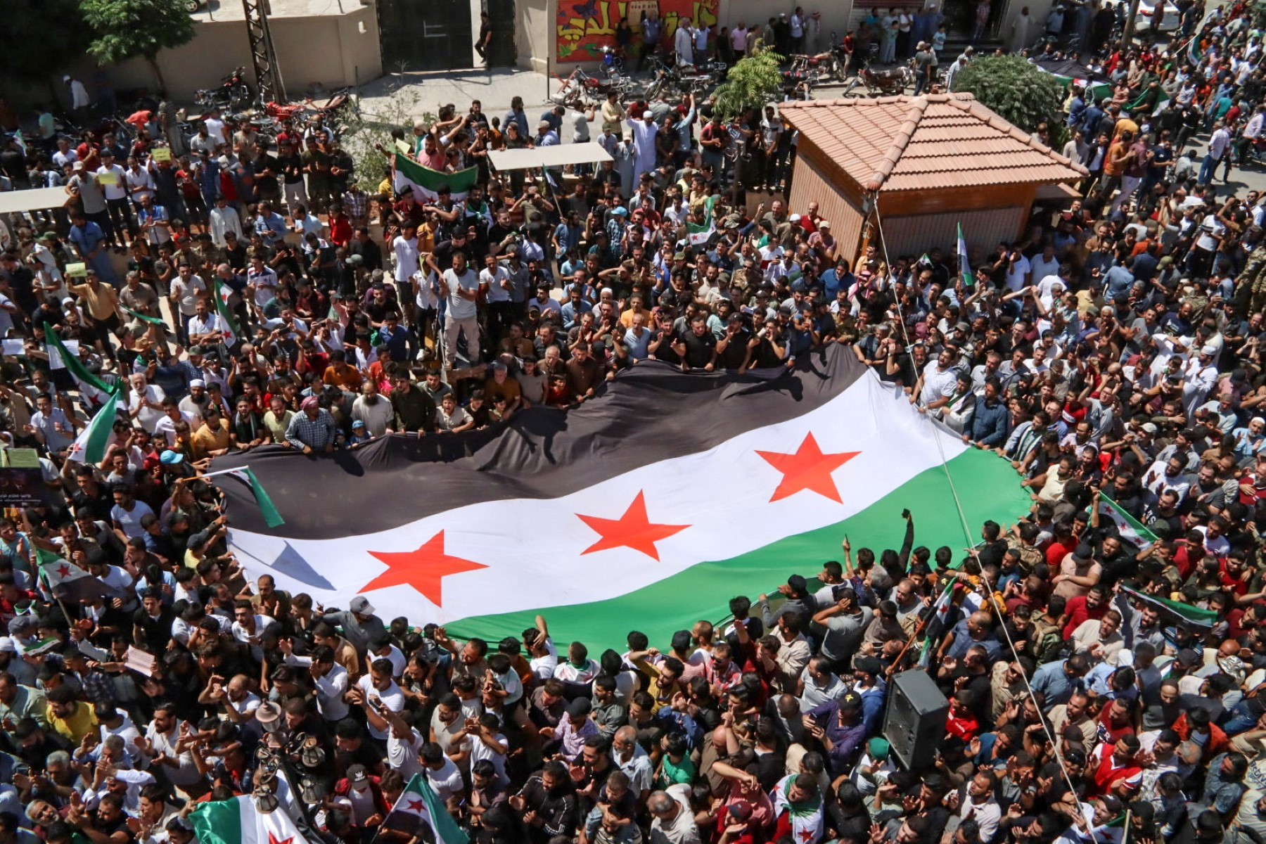 Grande manifestation de rebelles syriens contre la Turquie