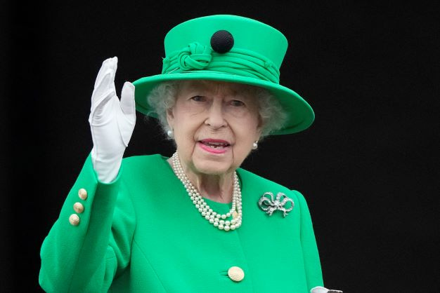 Elizabeth II: des apparitions limitées par une santé fragile