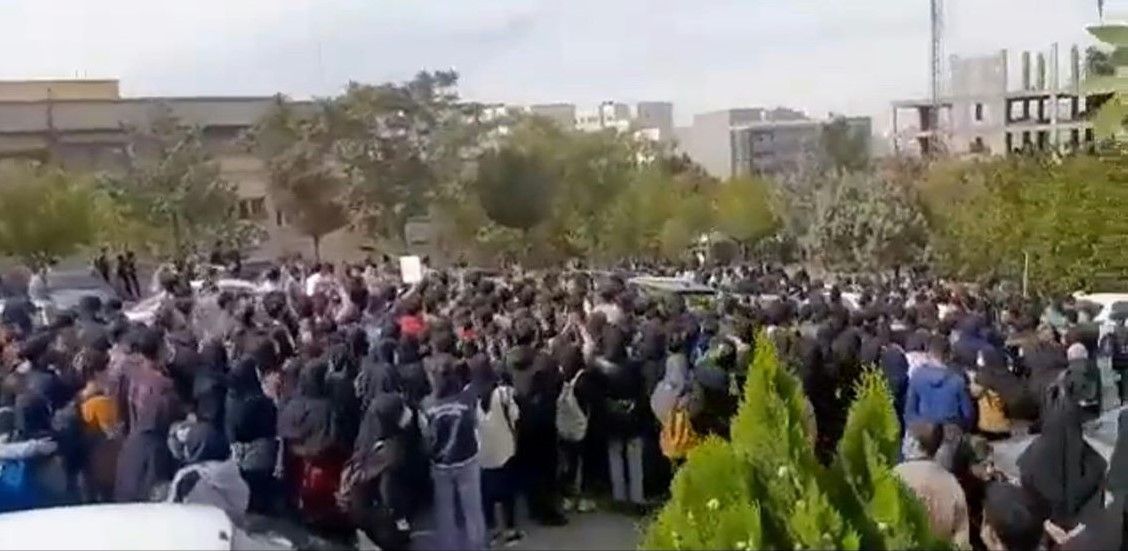 Iran: la contestation se poursuit, l'accusation de l'étranger aussi