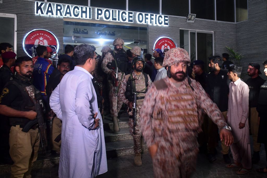 Pakistan: les talibans attaquent la police de Karachi