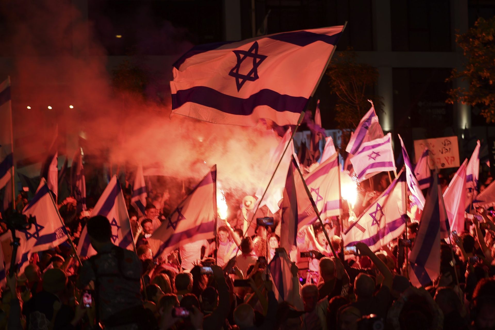 Tel-Aviv dans la rue pour «l'indépendance» et contre Netanyahu