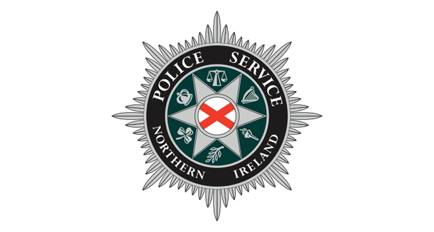 Attaque à la voiture piégée en Irlande du Nord, la police soupçonne des paramilitaires républicains
