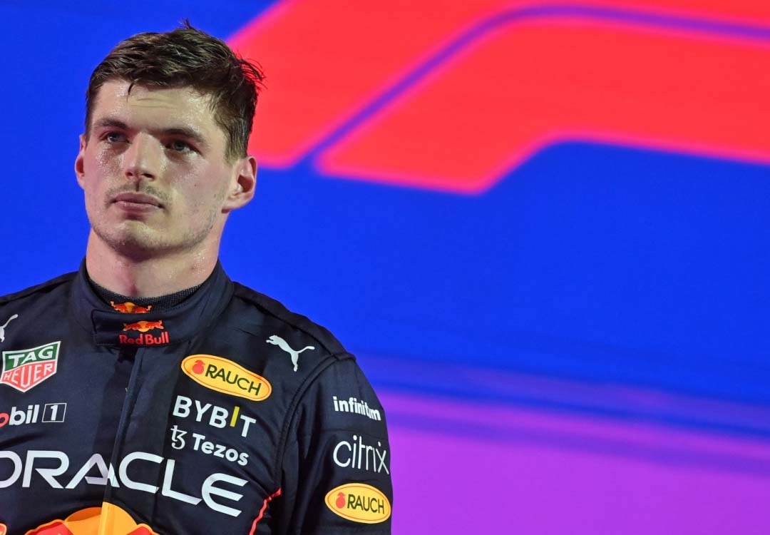 Verstappen prend la tête du championnat