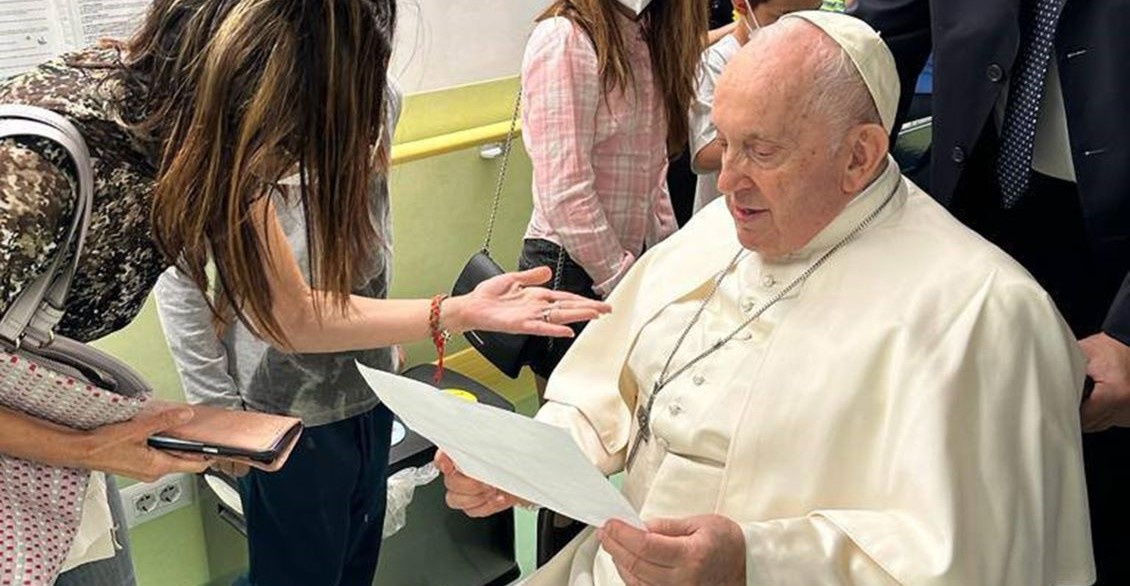 Le Pape regagne le Saint-Siège après son hospitalisation