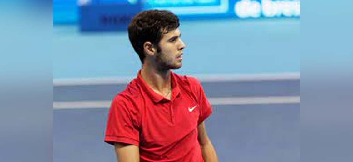 Khachanov rejoint les quarts en écrasant Nishioka