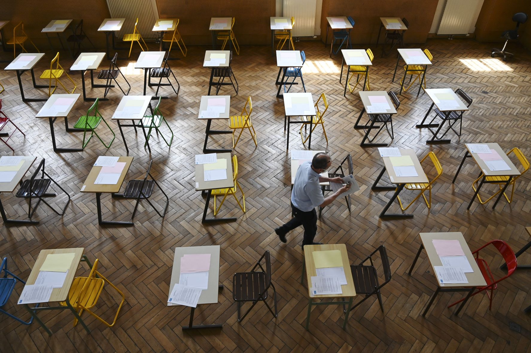 Parcoursup démarre malgré l'incertitude sur les épreuves du bac français