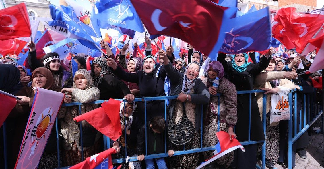 Port du voile: dernière lubie d'Erdogan pour gagner aux élections