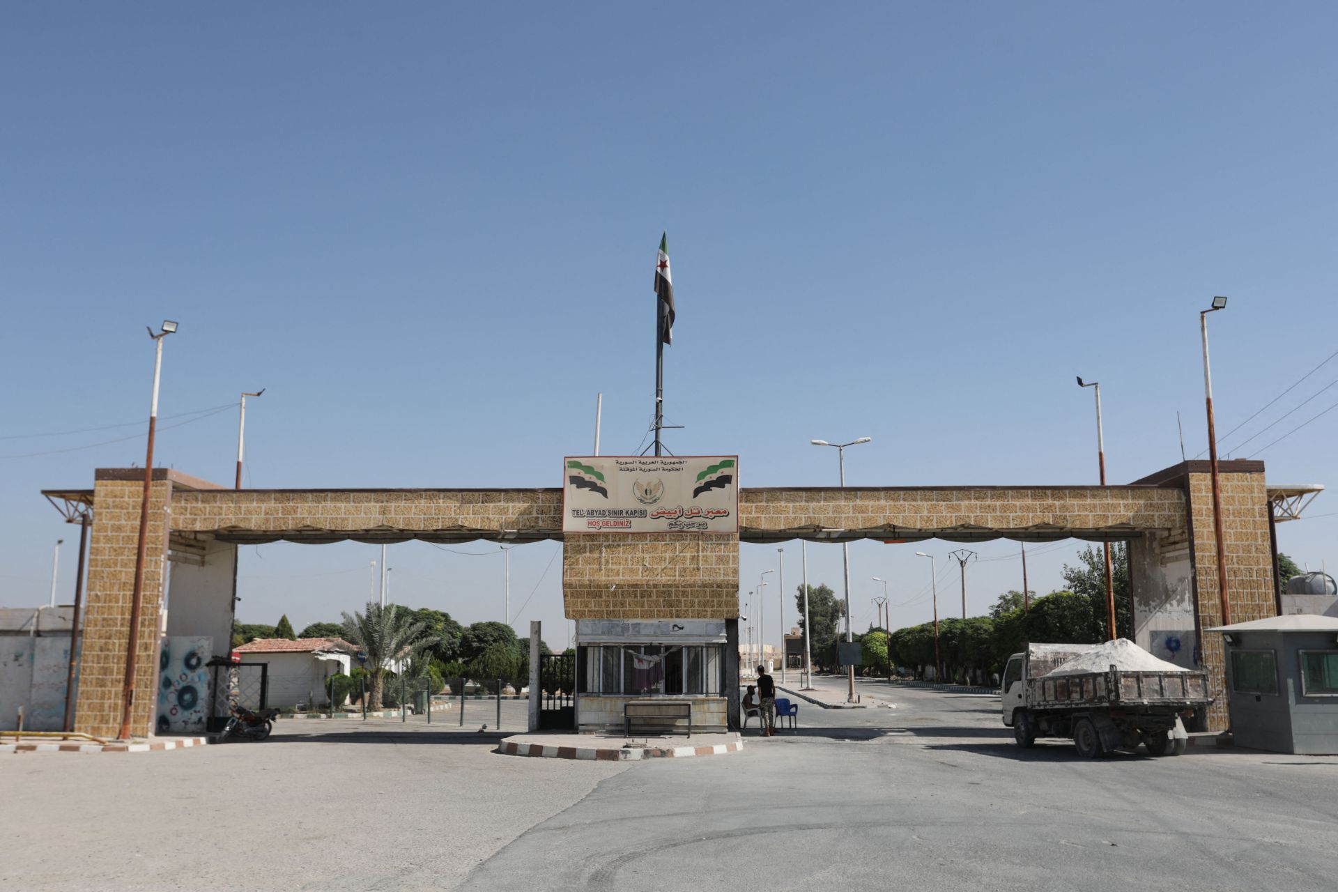 Un poste-frontière turco-syrien rouvre après douze ans