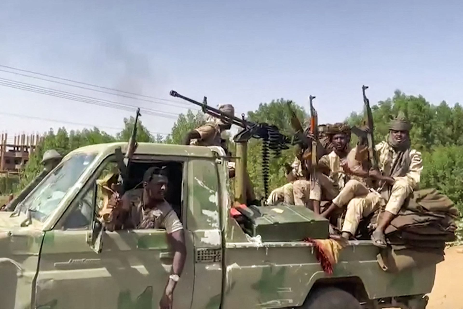 L'armée soudanaise avance vers le palais présidentiel (source militaire)